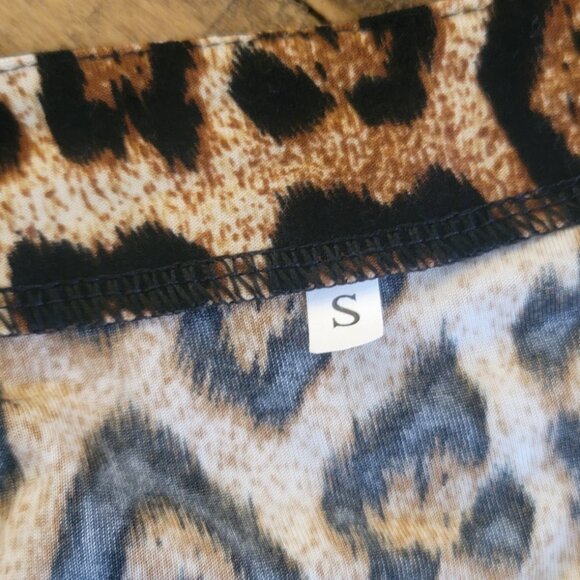 Animal Print Long Sleeved Button Cardigan with Pockets - Size Small - Picture 7 of 10